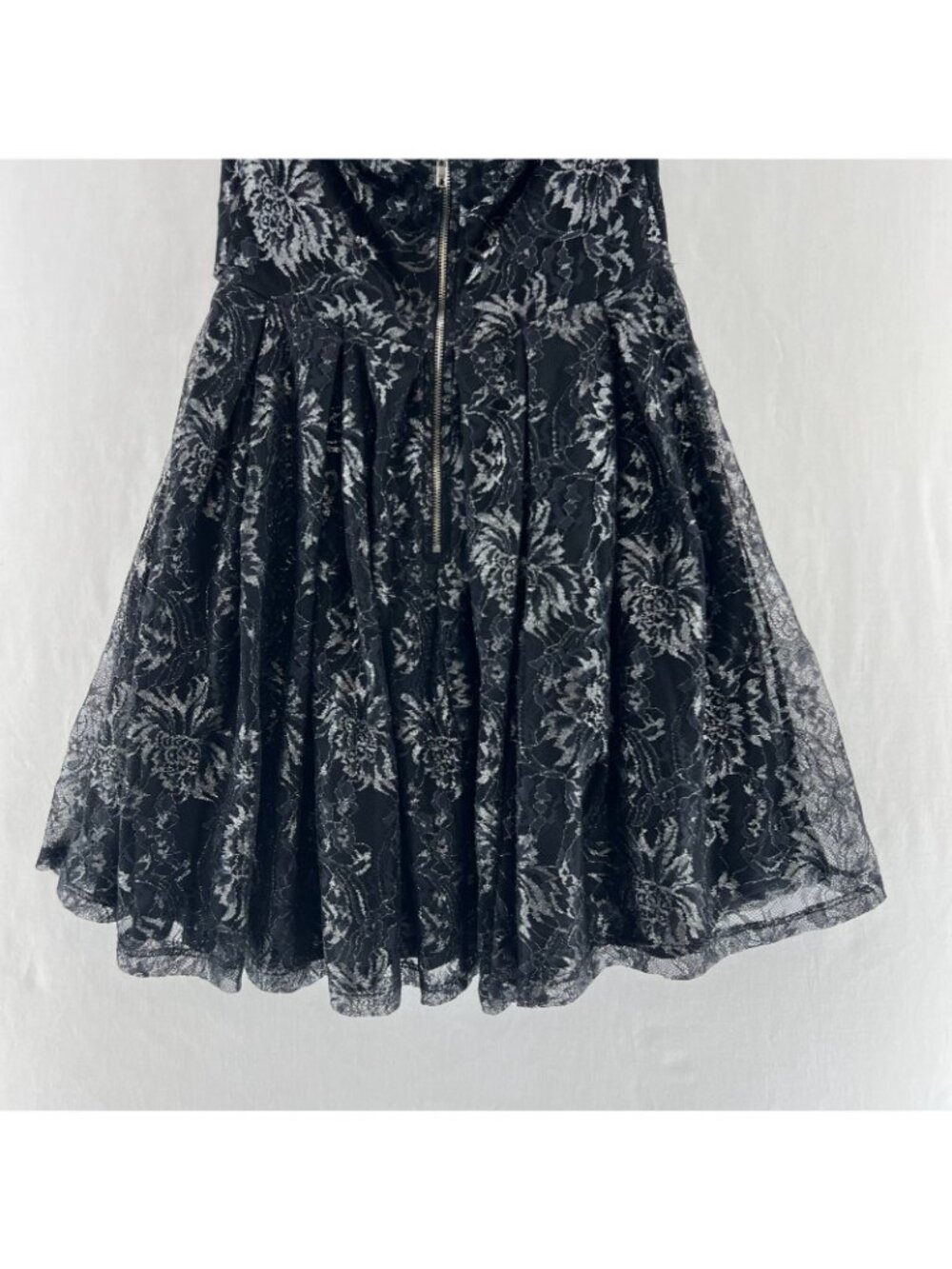 Forever 21 Metallic Floral Lace Strapless Dress Size S Lined Skater Black Silver - Picture 11 of 13